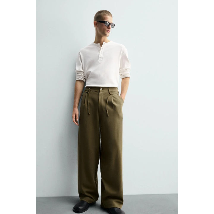 БРЮКИ С ЗАЩИПАМИ И ШНУРКОМ