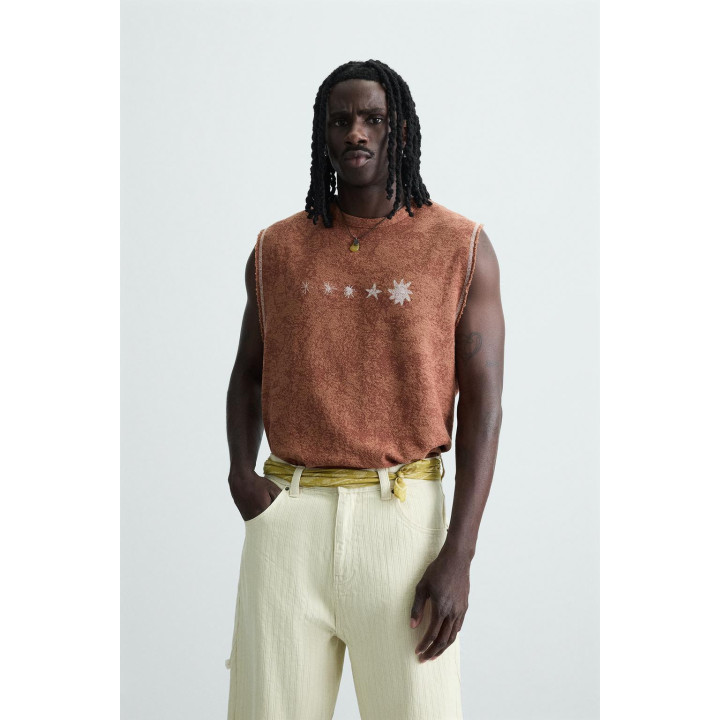 ТРИКОТАЖНАЯ МАЙКА С ЭФФЕКТОМ ПОТЕРТОСТИ