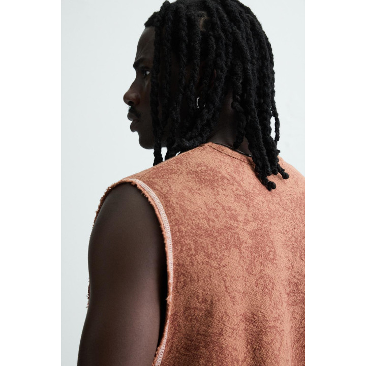 ТРИКОТАЖНАЯ МАЙКА С ЭФФЕКТОМ ПОТЕРТОСТИ