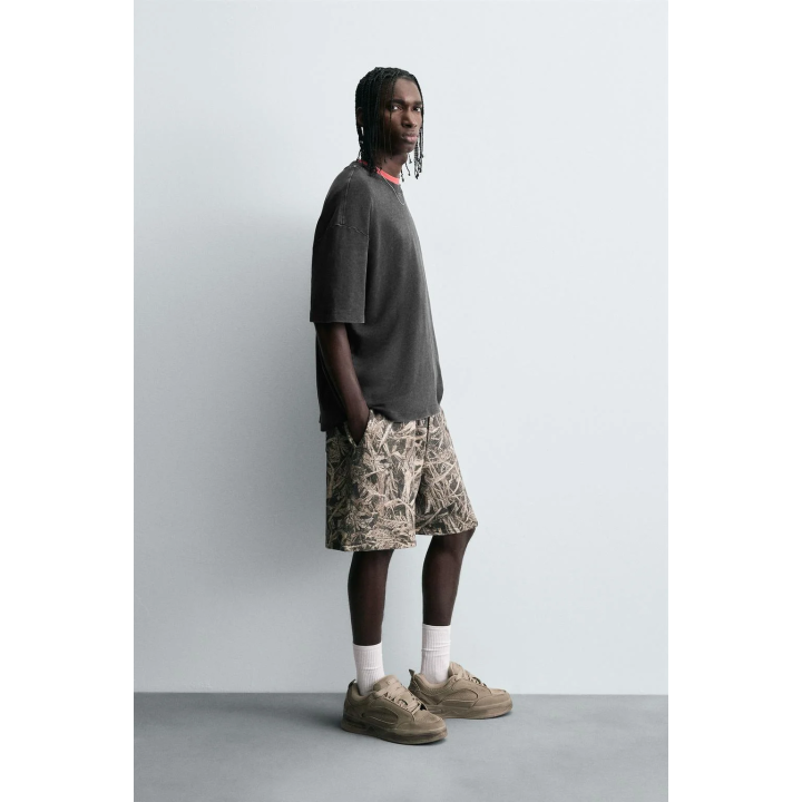 ШОРТЫ С АБСТРАКТНЫМ ПРИНТОМ