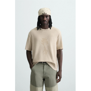 ТРИКОТАЖНАЯ ФУТБОЛКА С ПРИНТОМ-СПРЕЕМ