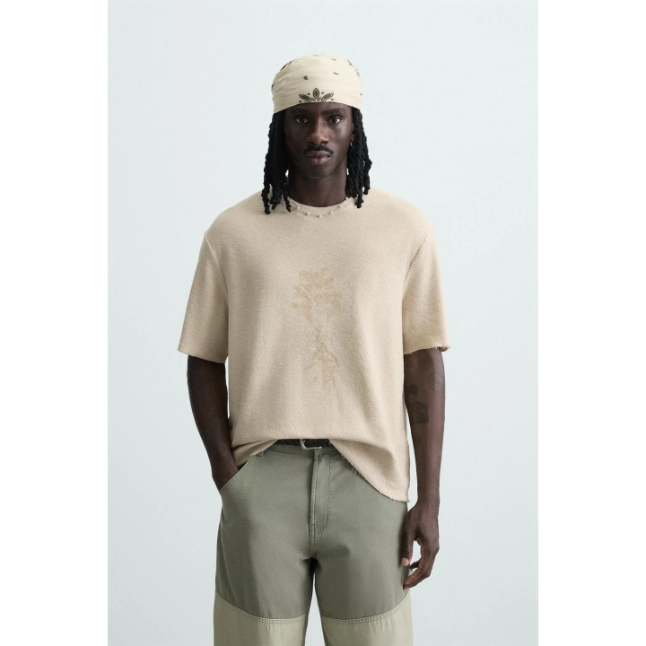 ТРИКОТАЖНАЯ ФУТБОЛКА С ПРИНТОМ-СПРЕЕМ