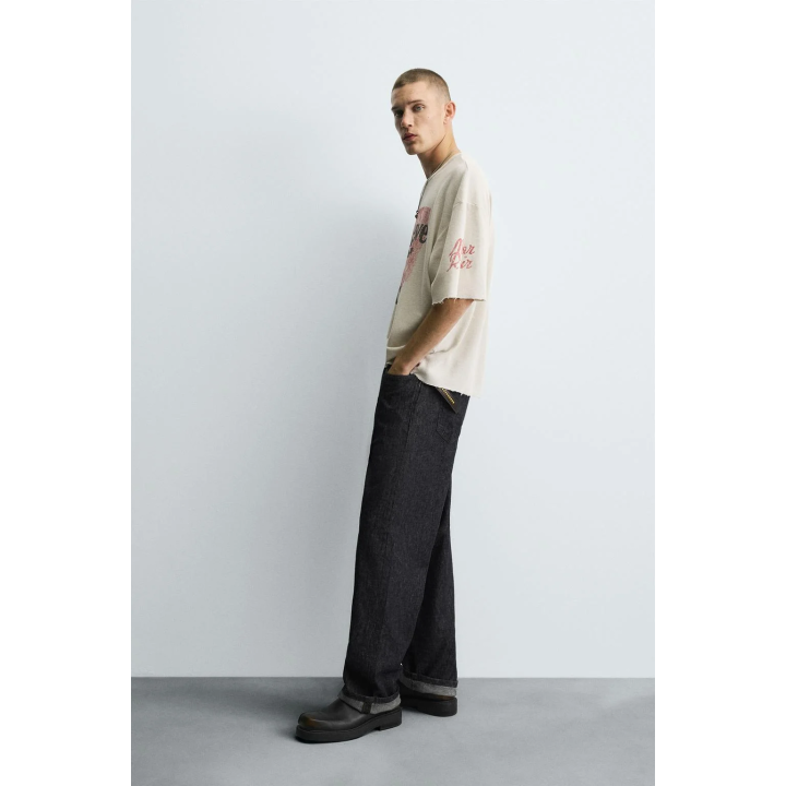 ТРИКОТАЖНАЯ ФУТБОЛКА С ПРИНТОМ И ЭФФЕКТОМ СТИРКИ