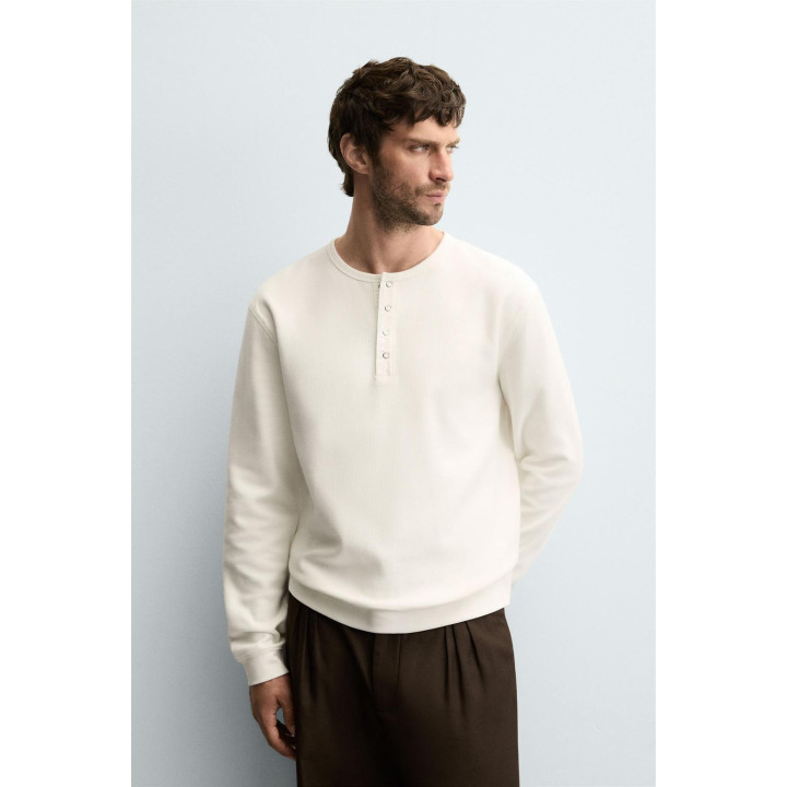 ЛОНГСЛИВ В РУБЧИК С ПУГОВИЦАМИ НА ГОРЛОВИНЕ