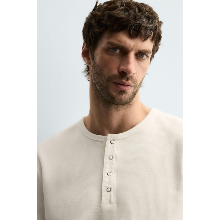 ЛОНГСЛИВ В РУБЧИК С ПУГОВИЦАМИ НА ГОРЛОВИНЕ