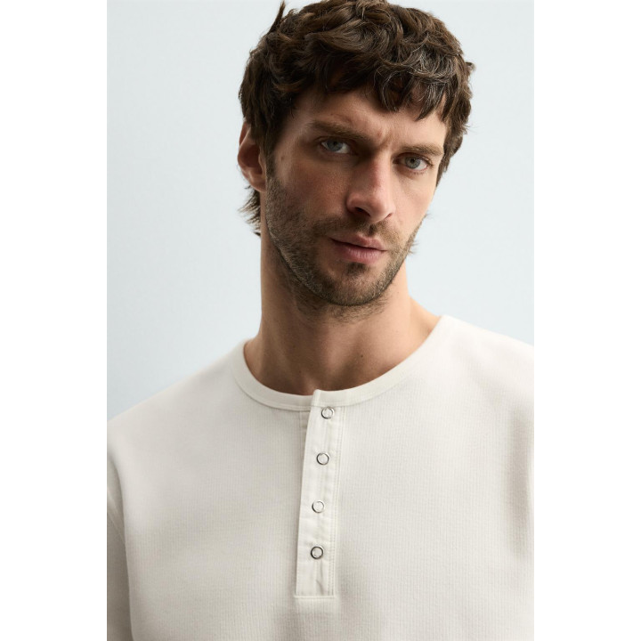 ЛОНГСЛИВ В РУБЧИК С ПУГОВИЦАМИ НА ГОРЛОВИНЕ