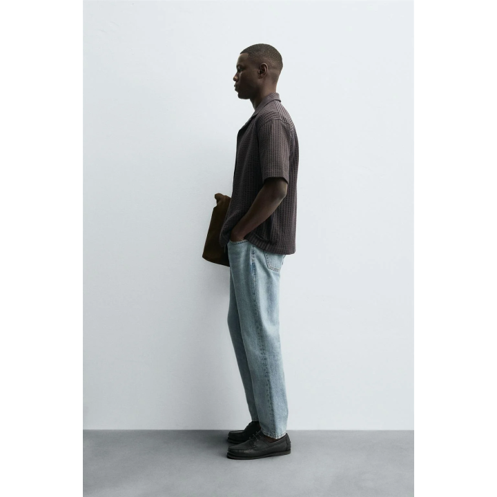 КОМФОРТНАЯ РУБАШКА ИЗ ЖАТОЙ ТКАНИ