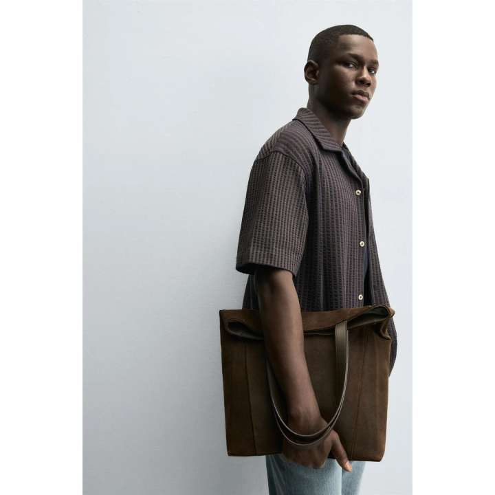 КОМФОРТНАЯ РУБАШКА ИЗ ЖАТОЙ ТКАНИ