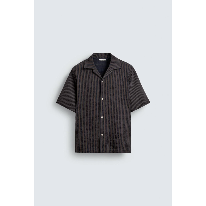 КОМФОРТНАЯ РУБАШКА ИЗ ЖАТОЙ ТКАНИ