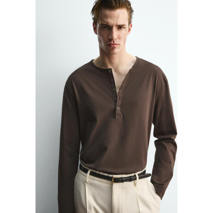 ФУТБОЛКА С ВОРОТНИКОМ НА ПУГОВИЦАХ — LIMITED EDITION