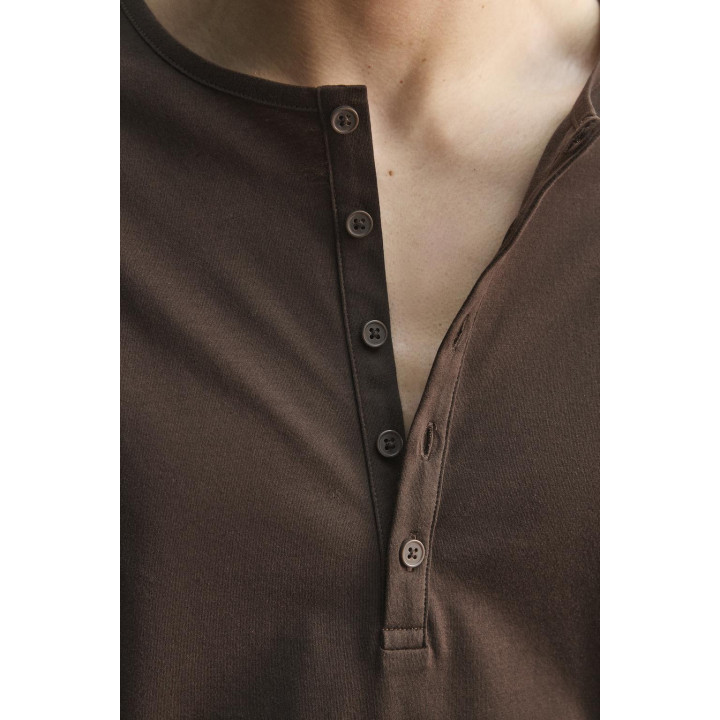 ФУТБОЛКА С ВОРОТНИКОМ НА ПУГОВИЦАХ — LIMITED EDITION