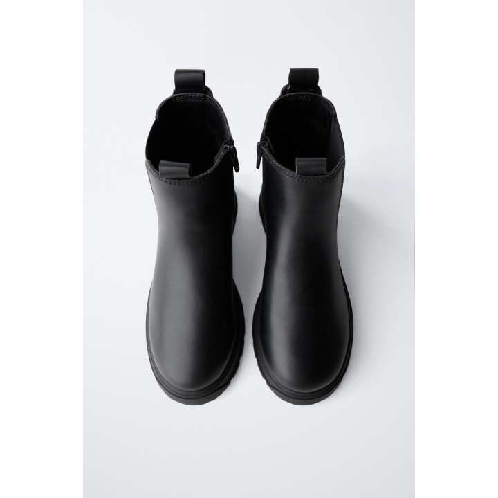 БОТИНКИ НА РИФЛЕНОЙ ПОДОШВЕ