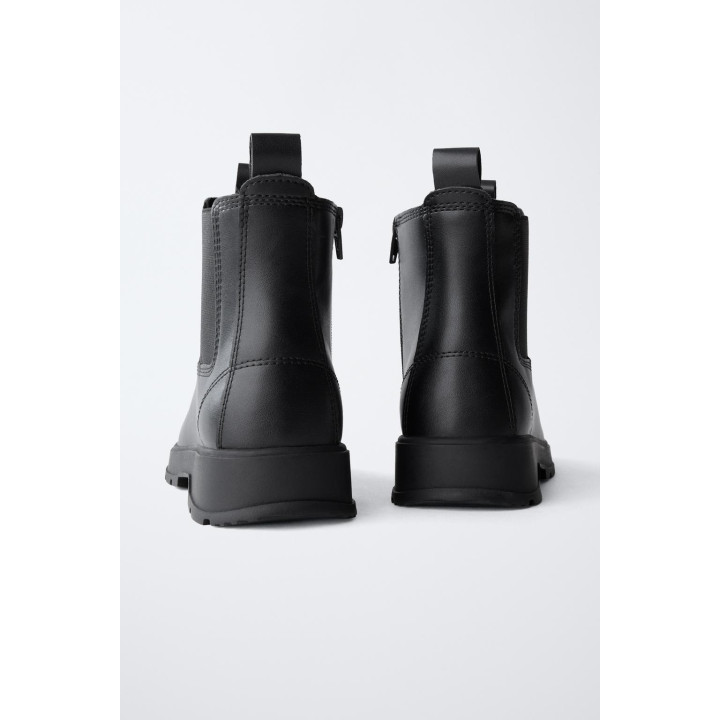 БОТИНКИ НА РИФЛЕНОЙ ПОДОШВЕ