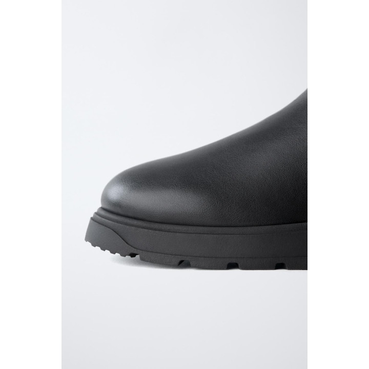 БОТИНКИ НА РИФЛЕНОЙ ПОДОШВЕ