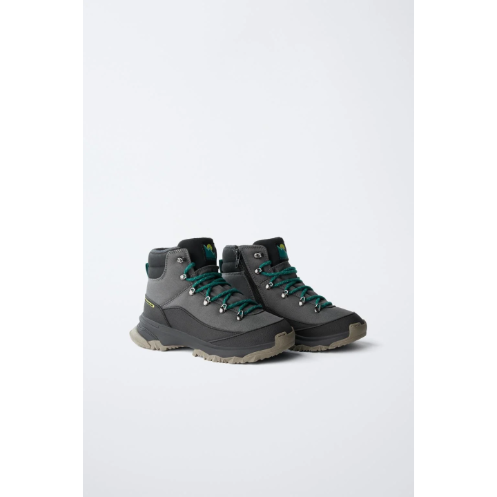 Мембраные туристические ботинки с водоотталкивающим покрытием