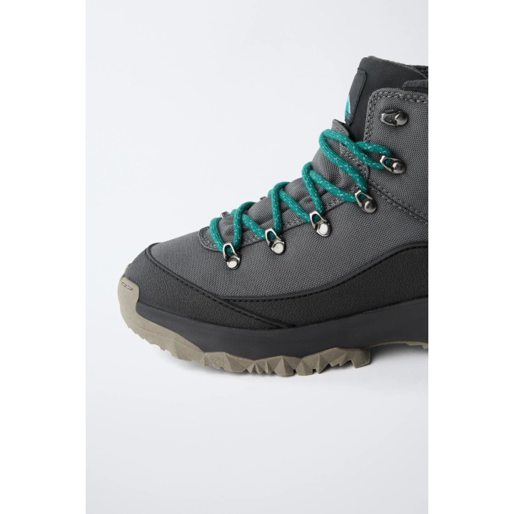 Мембраные туристические ботинки с водоотталкивающим покрытием