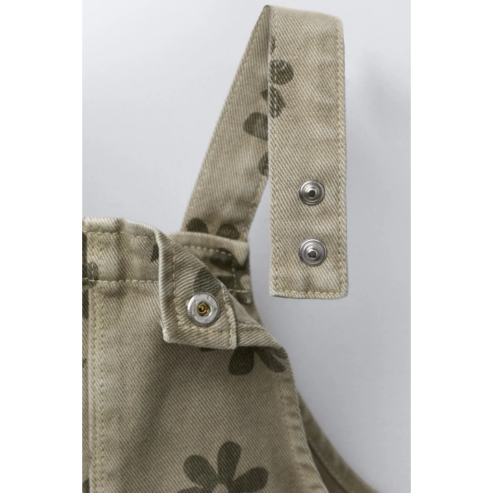 КОМБИНЕЗОН ИЗ ТВИЛА С ЦВЕТОЧНЫМ ПРИНТОМ