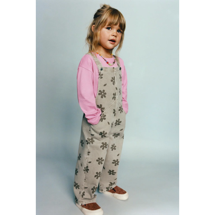 КОМБИНЕЗОН ИЗ ТВИЛА С ЦВЕТОЧНЫМ ПРИНТОМ