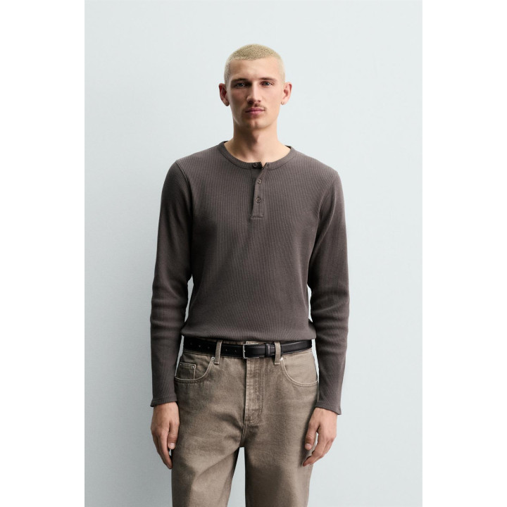 Футболка с воротником-стойкой из хлопка и конопли