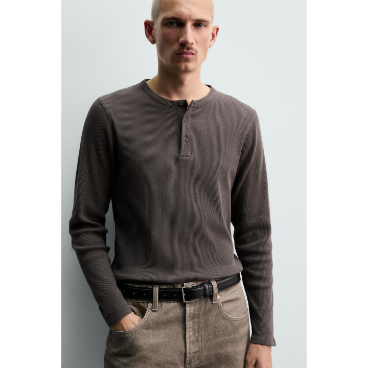 Футболка с воротником-стойкой из хлопка и конопли