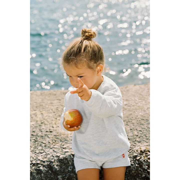 APPLE PATCH SWEATSHIRT AND BERMUDA SHORTS SET