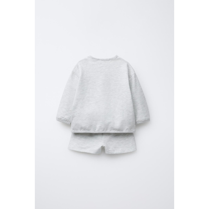 APPLE PATCH SWEATSHIRT AND BERMUDA SHORTS SET