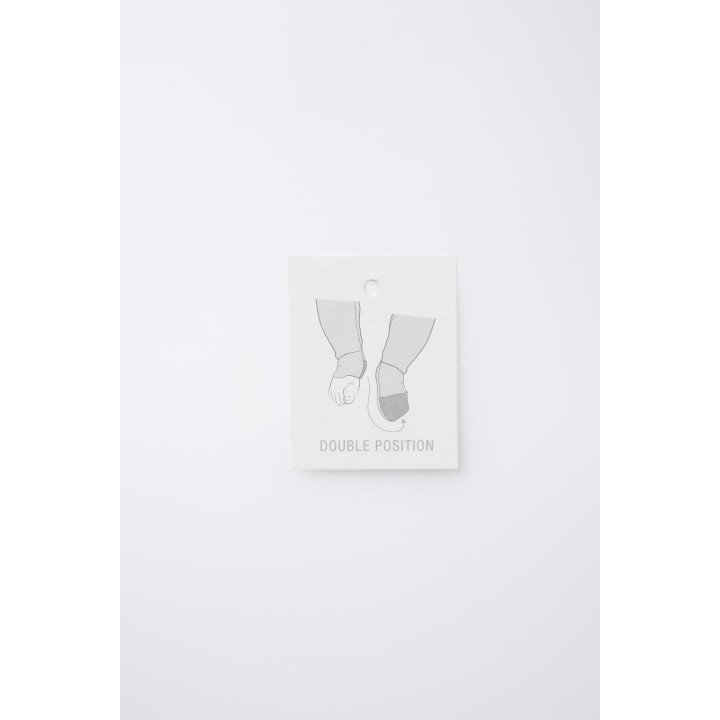 КОМБИНЕЗОН С ЦВЕТОЧНЫМ ПРИНТОМ И СКЛАДНЫМИ НОЖКАМИ