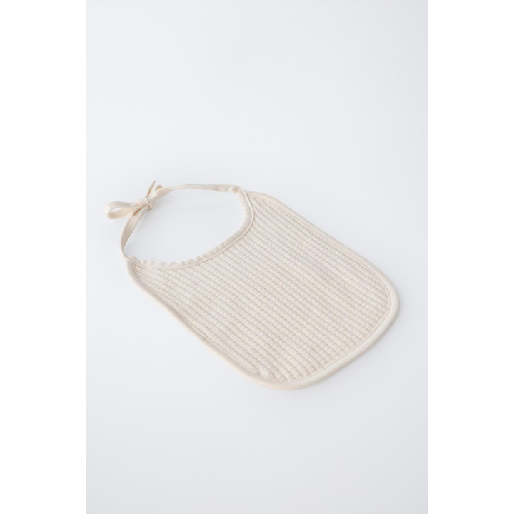 КОМПЛЕКТ ИЗ ЧЕПЧИКА И НАГРУДНИКА