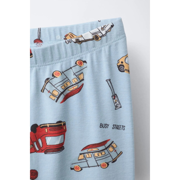 2-6 ЛЕТ/ПИЖАМА С ПРИНТОМ «МАШИНКИ»