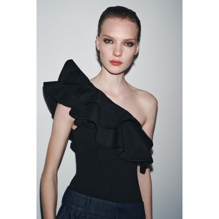 КОМБИНИРОВАННОЕ БОДИ АСИММЕТРИЧНОГО КРОЯ С ВОЛАНОМ