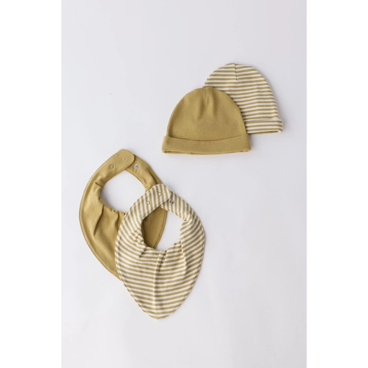 НАБОР ИЗ ДВУХ ШАПОК И ДВУХ НАГРУДНИКОВ