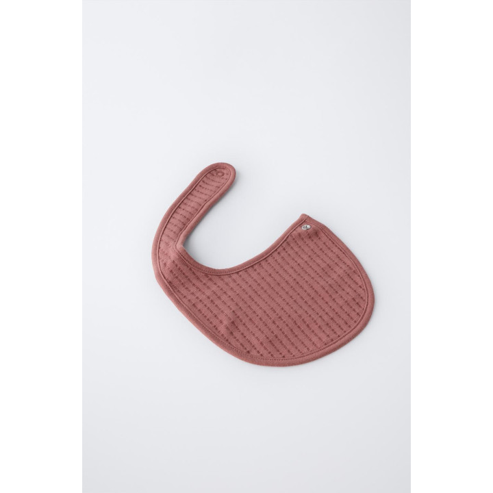 КОМПЛЕКТ ИЗ ЧЕПЧИКА И НАГРУДНИКА