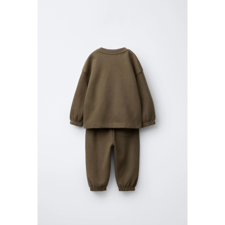 Костюм из толстовки и брюк