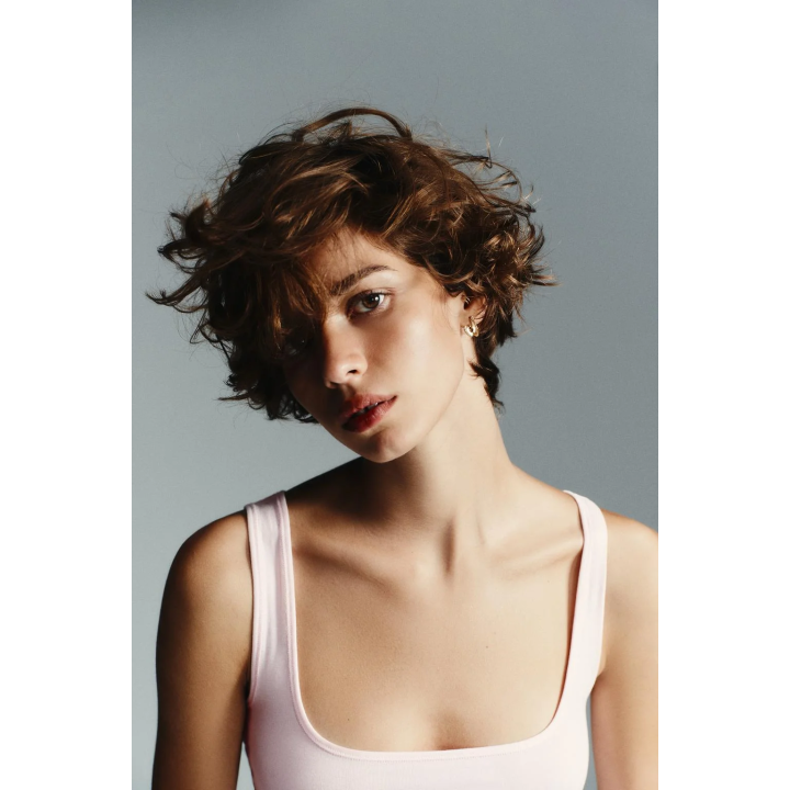 ТОП С КВАДРАТНЫМ ВЫРЕЗОМ