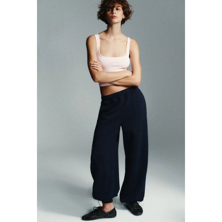 ТОП С КВАДРАТНЫМ ВЫРЕЗОМ