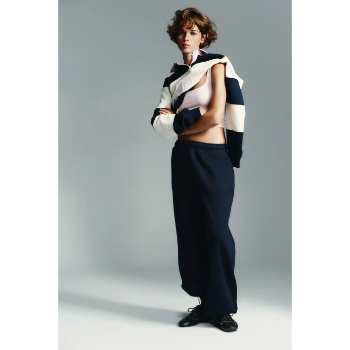 ТОП С КВАДРАТНЫМ ВЫРЕЗОМ