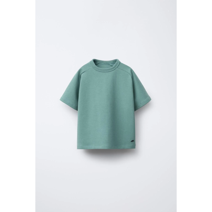 Футболка с логотипом из интерлока