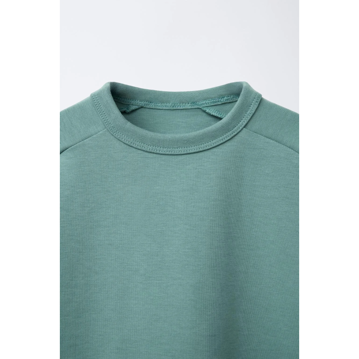 Футболка с логотипом из интерлока