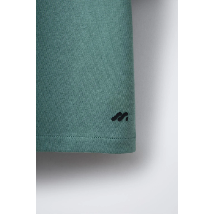 Футболка с логотипом из интерлока