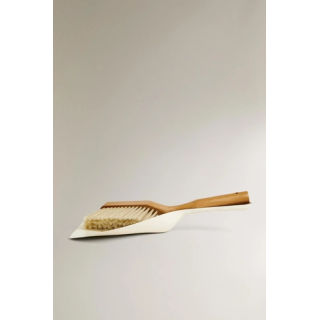 DUSTPAN AND BRUSH SET