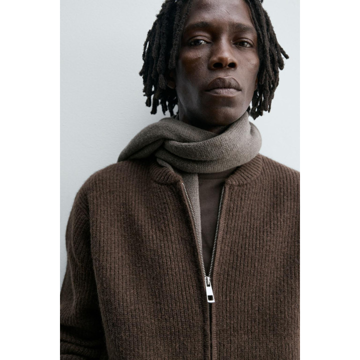 ТРИКОТАЖНЫЙ БОМБЕР