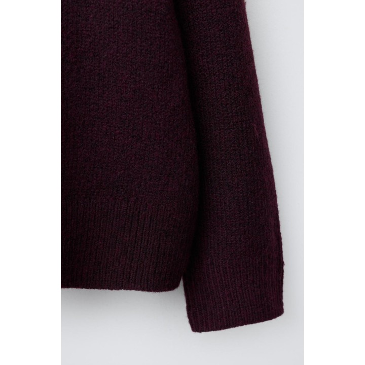 ОДНОТОННЫЙ СВИТЕР С ВОРОТНИКОМ-СТОЙКОЙ