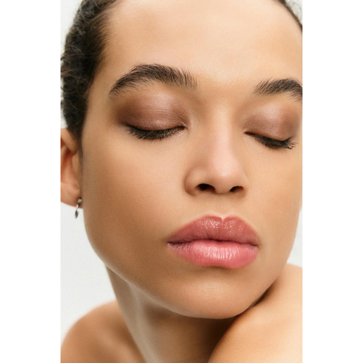 THE EYESHADOW STICK LUDOVIC DE SAINT SERNIN x ZARA