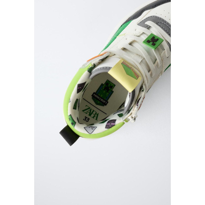 ВЫСОКИЕ КЕДЫ MINECRAFT © MOJANG AB. ™