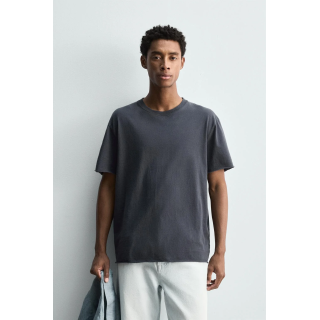 ЛЕГКАЯ ФУТБОЛКА С АСИММЕТРИЧНЫМ КРАЕМ