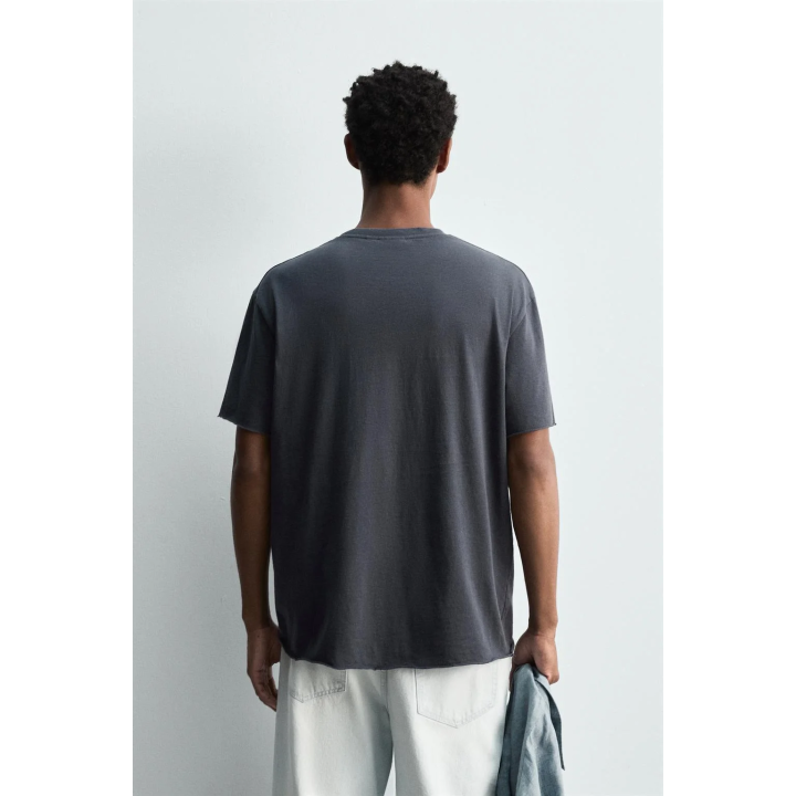 ЛЕГКАЯ ФУТБОЛКА С АСИММЕТРИЧНЫМ КРАЕМ