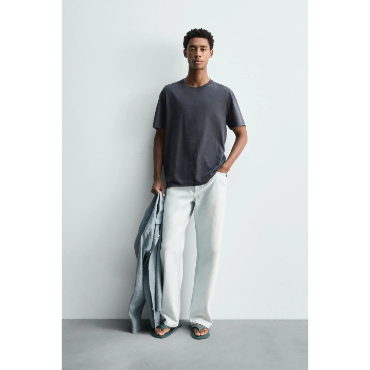 ЛЕГКАЯ ФУТБОЛКА С АСИММЕТРИЧНЫМ КРАЕМ