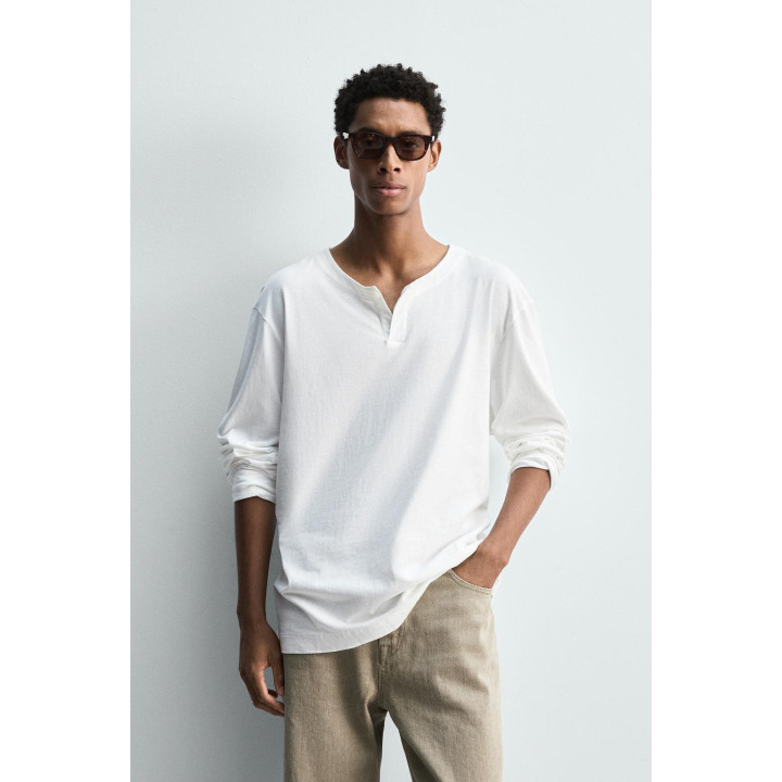 Футболка с застежкой на пуговицы