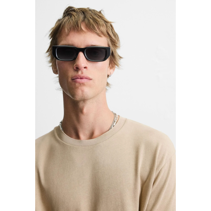 ТРИКОТАЖНАЯ ФУТБОЛКА СТАНДАРТНОГО КРОЯ