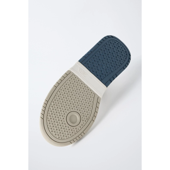 ВЫСОКИЕ КРОССОВКИ СО ВСТАВКАМИ